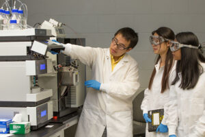 Chris Zhu Chemistry Lab