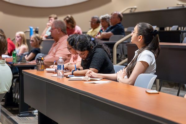 Students listening to a Lecture on Law and Politics with Justice Jennifer Brunner (Supreme Court of Ohio)